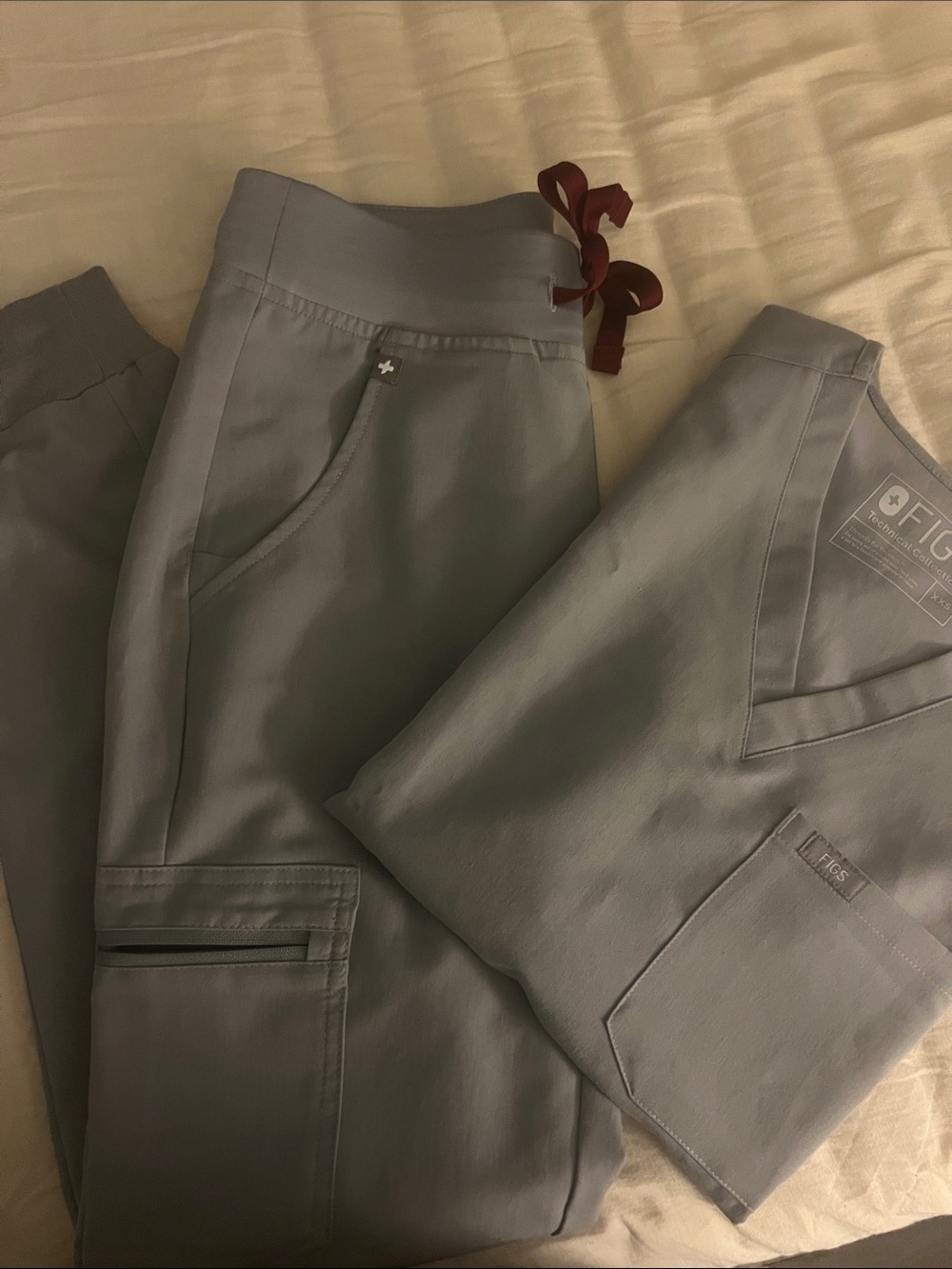 FIGS Zamora Jogger/Catarina top Scrub Set in color Cement